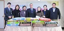 부산대병원, 설명절 맞아 사회복지시설 방문 성금과 성품 전달