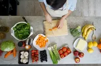 지중해식 식사, 폐경후 여성 골밀도·근육량에 도움