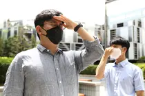 여름철 자외선 차단 위해 어떤 색깔 마스크를 쓰는게 좋을까?