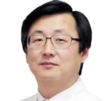 선병원 국민 4명 중 1명이 앓는 척추질환, 치료와 예방법은?