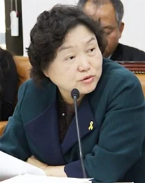 수액제 '이물' 신고 최근3년 68건..식약처 전담인력 15명 뿐