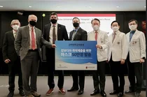 고려대의료원, 캄보디아 취약계층에 마스크 50만장 전달