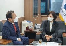 대한약사회 김대업회장, 전현희 위원장 만나 약사제도 개선 방안 논의