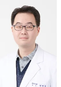청소년기 발생하는 특발성 척추측만증