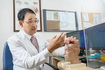 강동경희대병원, 떨리고, 뻣뻣해지고, 자세 불안정하면 파킨슨병 의심