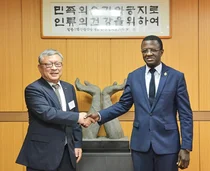 말릭 디옵 세네갈 국회 제3부의장, 신풍제약 공장 방문