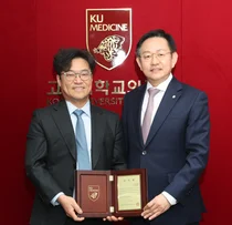 담소유병원 이성렬 원장, 고려대 구로병원에 발전기금 기부