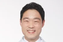 한 구멍으로 양쪽 디스크 탈출증을 한번에 모두 치료