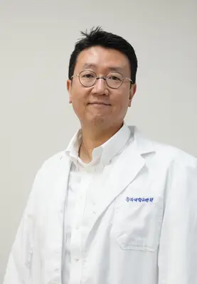 사진 : 류마티스내과 강병주 교수.