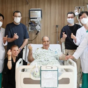 ‘아버지 살릴 곳은 한국뿐’ 모로코 삼부자 1만 km 날아와 한국서 간이식