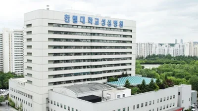 “21세기 슈바이처는 비즈니스도 준비한다”