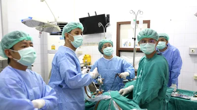 일산백병원, 라오스 ‘복강경 수술’ 전수…현지 의료진과 공동수술