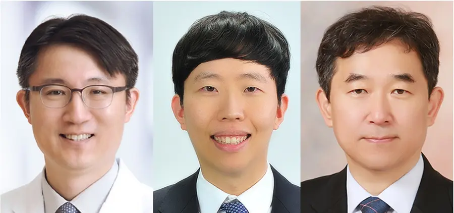 [사진 왼쪽부터] 서울대병원 피부과 권오상 교수·이한재 임상강사, 서울의대 생화학교실 김종일 교수