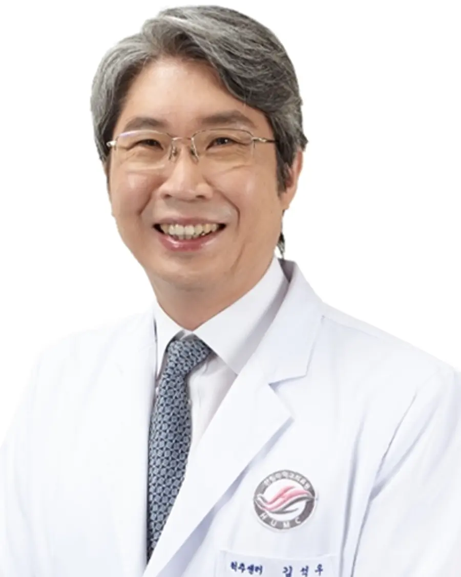 사진 사진 : 김석우 교수 제43대 회장으로 취임