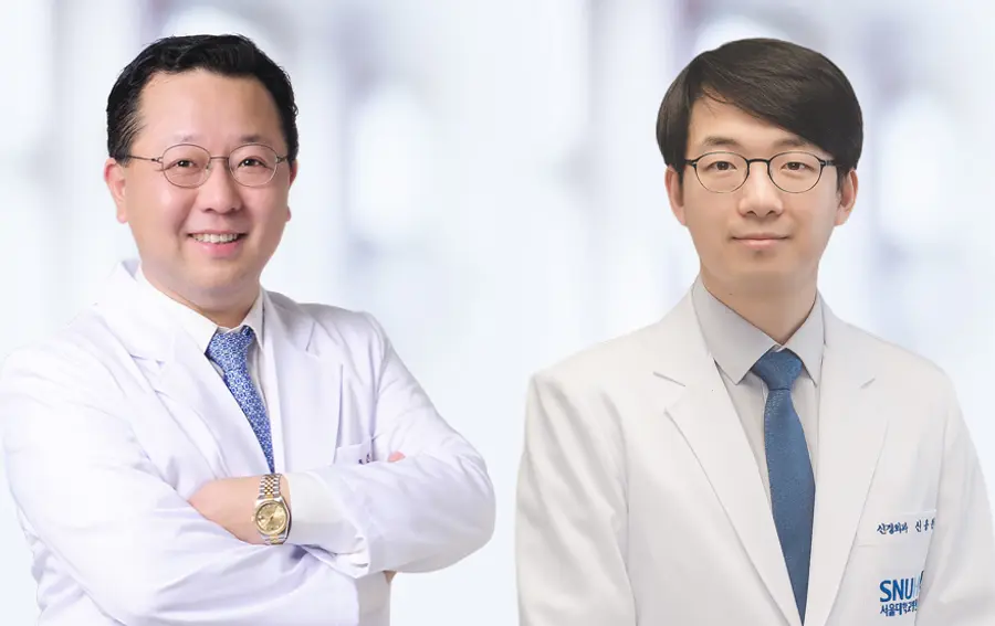 [사진 왼쪽부터] 서울대병원 신경과 주건 교수, 중환자의학과 신용원 교수