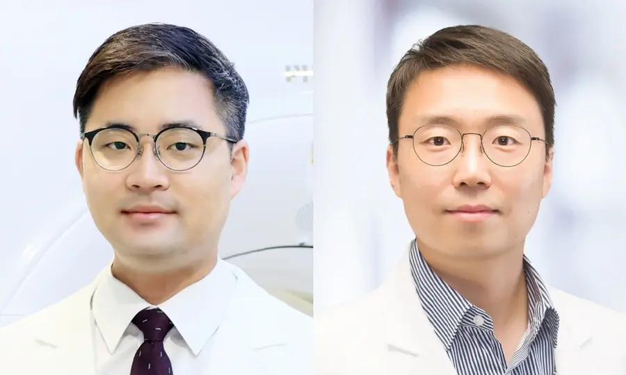 사진 (좌측부터) 중앙대광명병원 방사선종양학과 전민수 교수, 서울대학교병원 방사선종양학과 강성희 교수