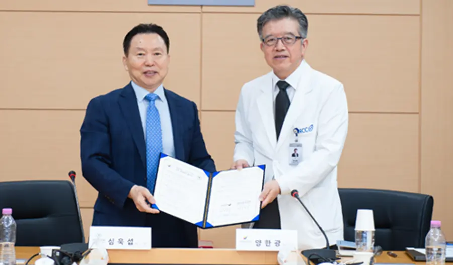(사진) (좌) 고양시의사회 심욱섭 회장 (우) 국립암센터 양한광 원장