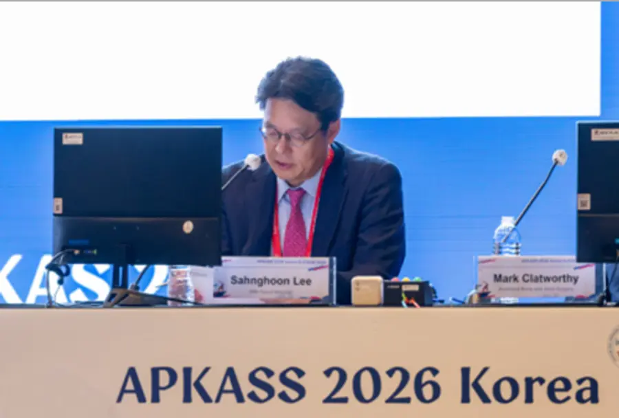 사진 : ‘APKASS 2026 Korea & ICKAS 2026’ 국제학회에서 SNU서울병원 이상훈 대표원장이 무릎 수술 분야 2개 Session의 좌장을 맡아 진행하고 있다(사진=SNU서울병원)