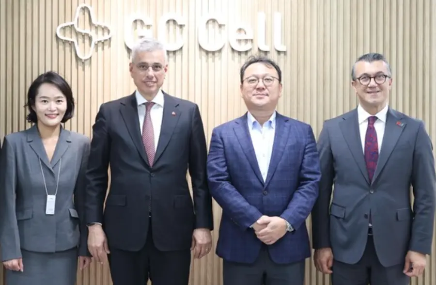 ▲사진 왼쪽부터 지씨셀 손주희 사업개발실장, 튀르키예 보건부 케말 메미쇼을루 장관, 지씨셀 원성용 대표, 튀르키예 보건과샂학원 움잇 케르반 장 총재.